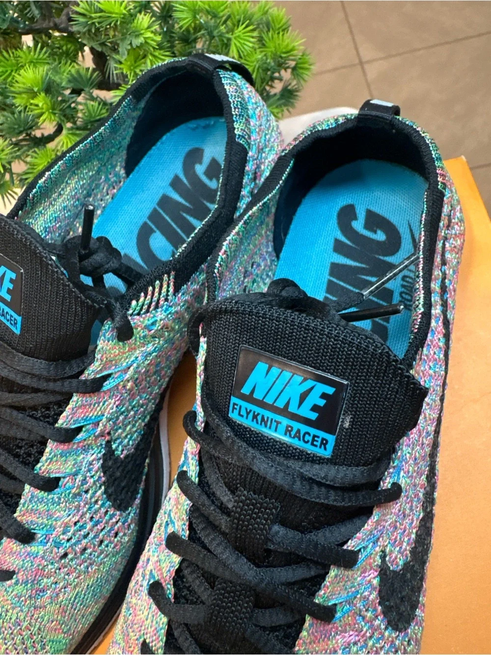 Nike Multicolor Flyknit Racer Men’s size 8 running shoes *Rare* Like New
